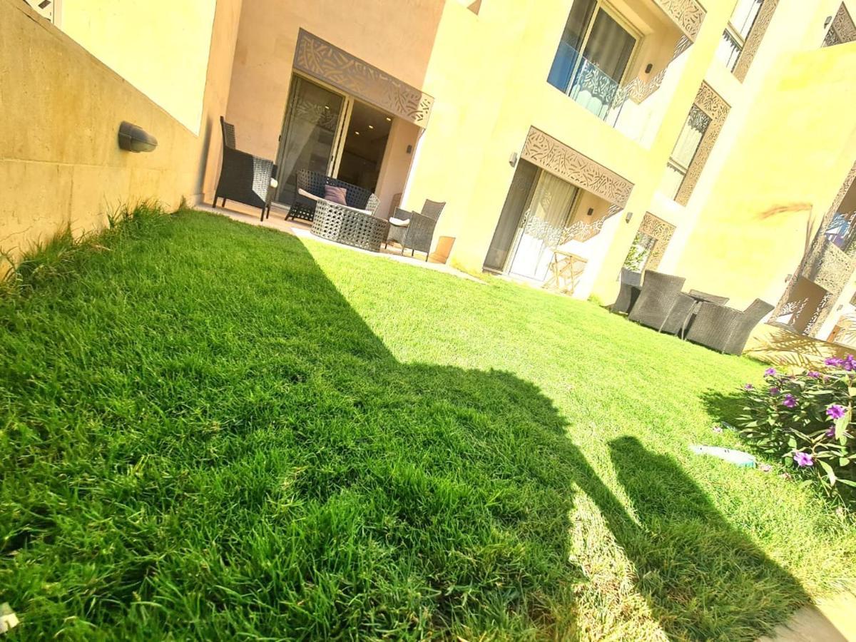 Апартаменти Fabulous Sea View 1 Bedroom & Private Garden To The Pool At Mangroovy *