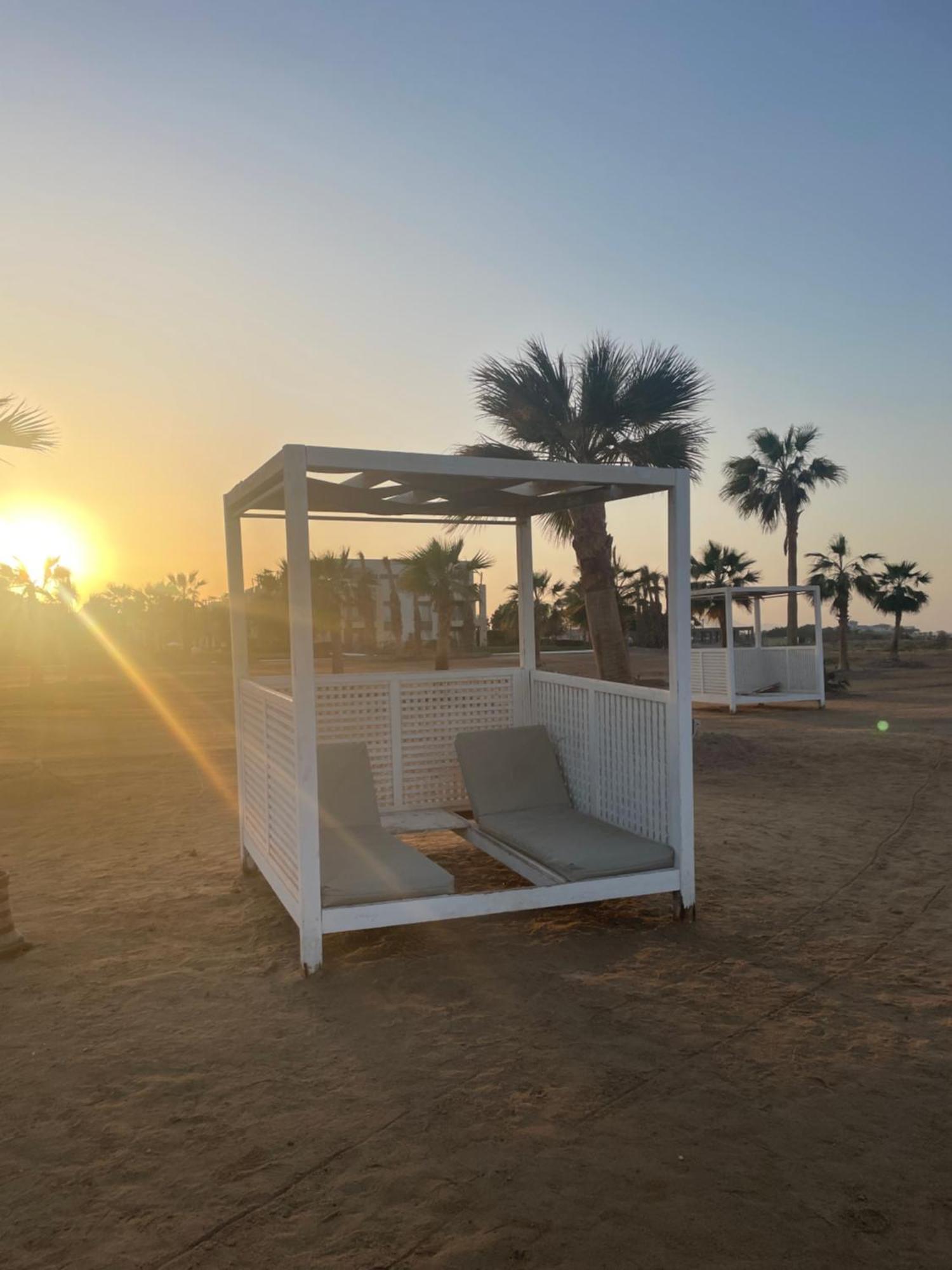 Апартаменти Fabulous Sea View 1 Bedroom & Private Garden To The Pool At Mangroovy Хургада